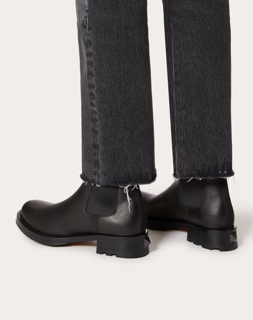 Roman Stud Boot Man in Black | Valentino CZ