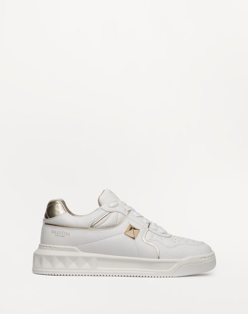 Valentino Garavani - One Stud Low-top Calfskin Sneaker - White/platinium - Woman - Sneakers