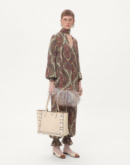 Valentino Garavani - Valentino Garavani Nellcôte Medium Shopping Bag In Grainy Calfskin - Light Ivory - Woman - Bags