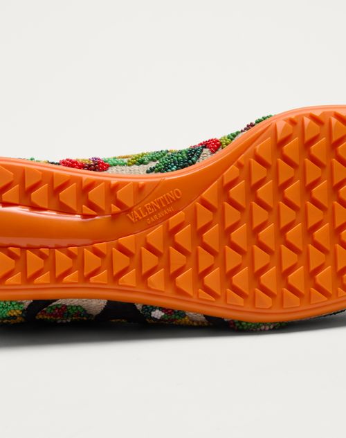 - Multicolor