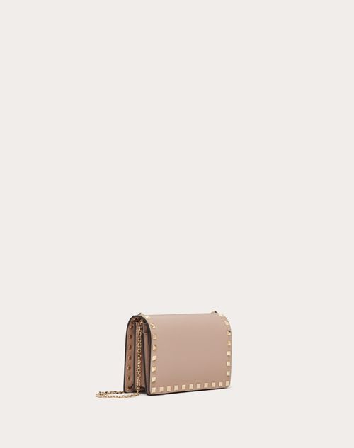 Rockstud Calfskin Chain Pouch for Woman in Black | Valentino US