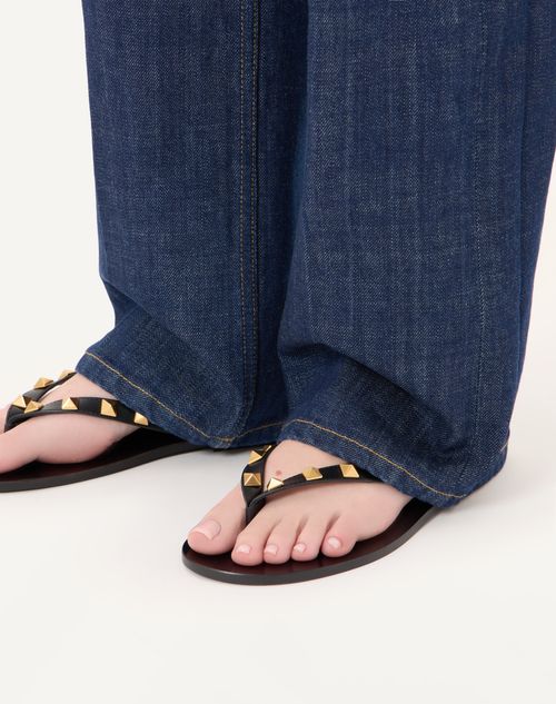 Valentino Garavani - Rockstud Calfskin Flip-flops 05mm - Black - Woman - Slides And Thongs