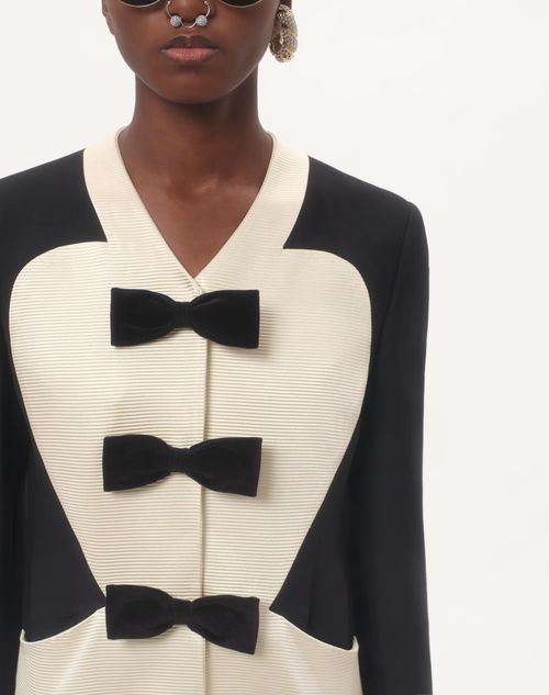  - Black/soft Beige
