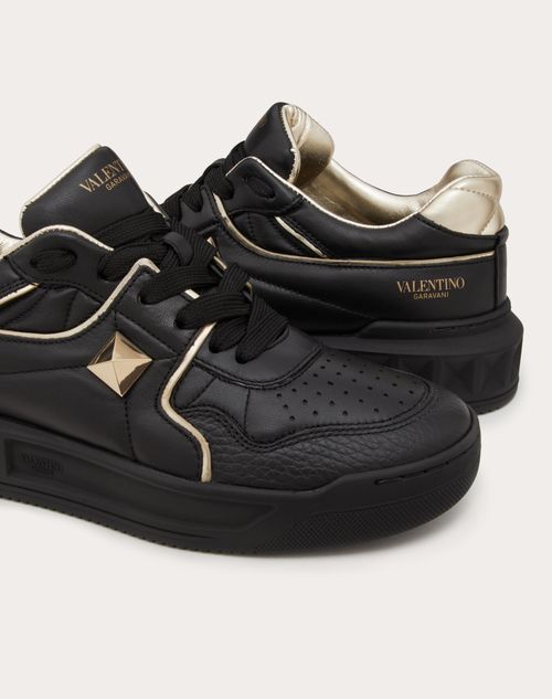  - Black/platinum