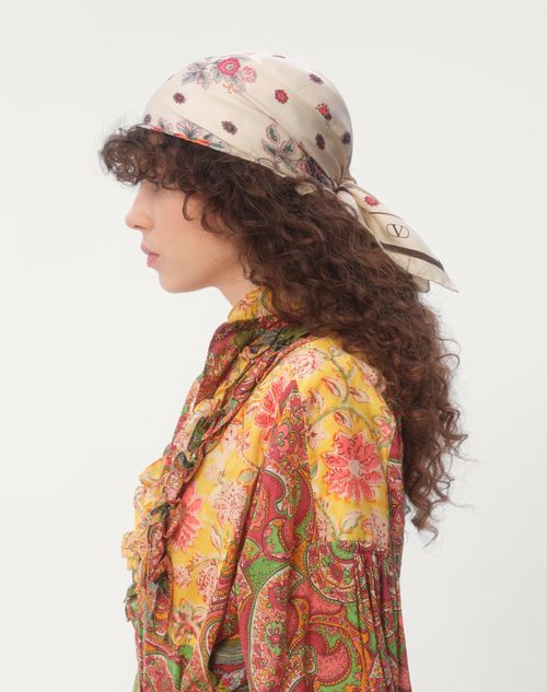 Valentino Garavani - Chalina De Seda Papier Floral - Manteca/marrón - Mujer - Accesorios Suaves