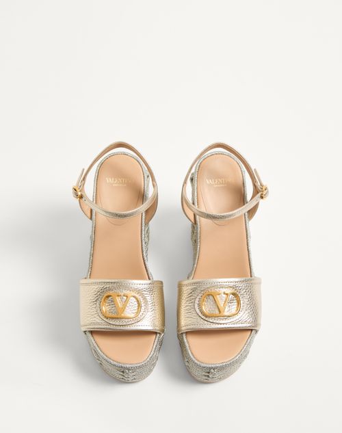 Valentino Garavani - VLOGO SIGNATURE WEDGE SANDAL IN LAMINATED GRAINY CALFSKIN 120MM - Platinum - Woman - Espadrilles And Wedges