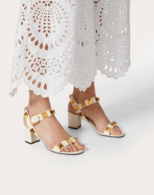 Stud Calfskin Sandal Mm for Woman in Light Ivory | Valentino US