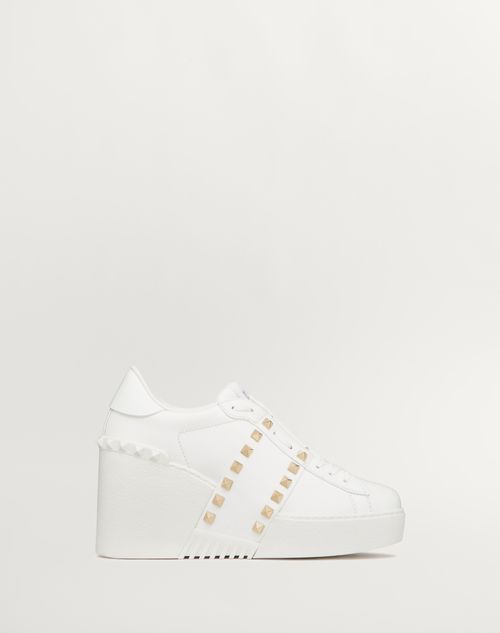 Valentino Garavani - Zapatilla Deportiva Open Disco De Cuero De Becerro Con Tacón En Cuña De 85 mm - Blanco - Mujer - Sneakers