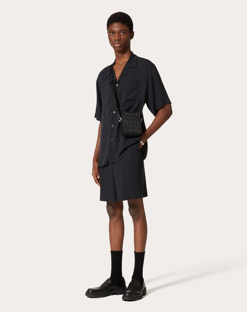 Valentino - Bermuda Shorts In Silk With All-over Toile Iconographe Pattern - Black - Man - Shelf - Mrtw - Pre Ss24 Toile