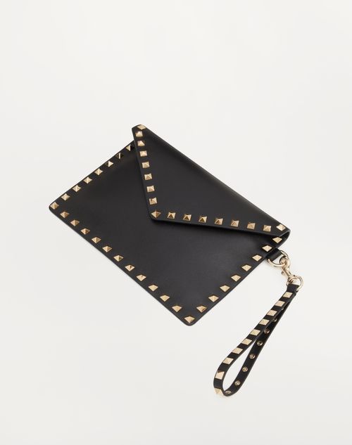 Rockstud Calfskin Pouch for Woman in Black | Valentino US Rockstud Calfskin Pouch for Woman in Black | Valentino US