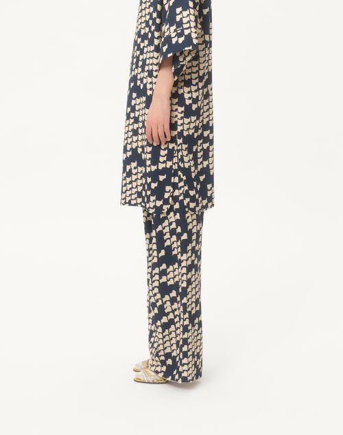  - Blue/ivory