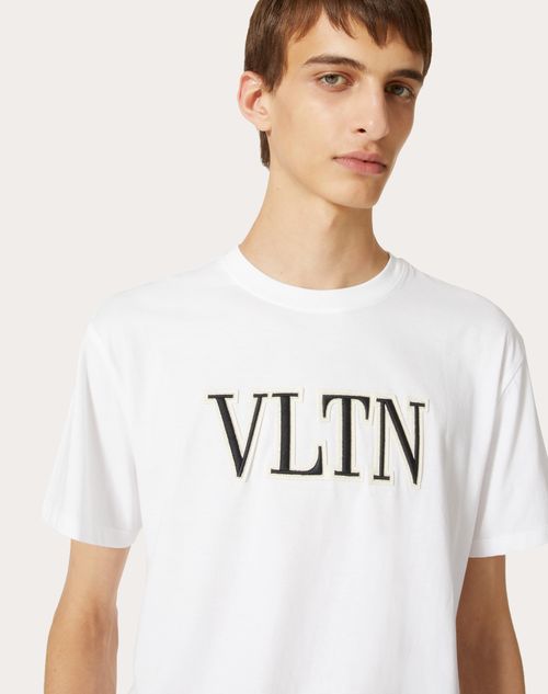 Scully pin national Vltn Embroidered Cotton T-shirt for Man in Black/white | Valentino US