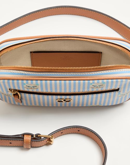 Valentino Garavani - ヴァレンティノ ガラヴァーニ Vロゴ シグネチャー ル シャ デ ラ メゾンプリント グレインカーフスキン ミニバッグ - アジュールブルー/アイボリー - メンズ - ショルダーバッグ