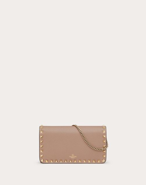 Rockstud Grainy Calfskin Pouch for Woman in Poudre