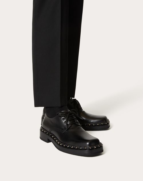 Derby Rockstud M-way In Calfskin for Man in Black | Valentino RS Derby Rockstud M-way In Calfskin for Man in Black | Valentino RS