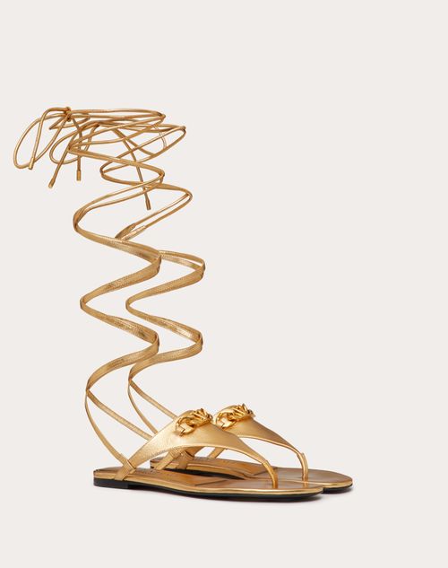 Valentino Garavani - Vlogo Chain Metallic Nappa Flat Thong Sandals - Antique Brass - Woman - Woman Shoes Sale