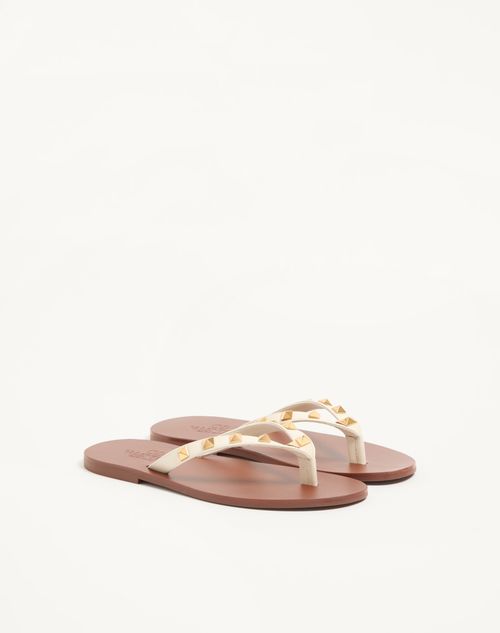 Valentino Garavani - Rockstud Calfskin Flip-flops 05mm - Light Ivory - Woman - Slides And Thongs
