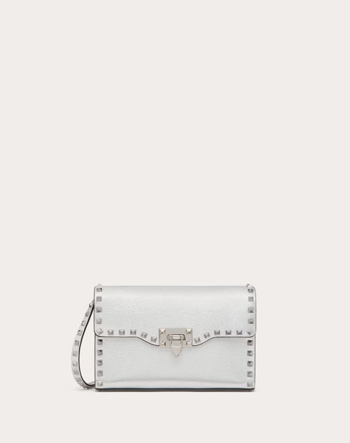 Valentino Garavani - Bandolera Rockstud Pequeña De Cuero De Becerro Graneado Metalizado - Plata - Mujer - Bolsos De Hombro