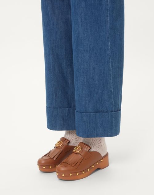 Valentino Garavani - Vlogo Signature Fringed Calfskin Clog 45mm - Tobacco - Woman - Espadrilles And Wedges