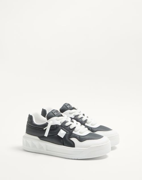 Valentino Garavani - One Stud Xl Low-top Sneaker In Calfskin And Nylon - White/grey - Man - Trainers