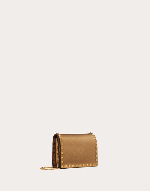 Rockstud Metallic Grainy Calfskin Chain Pouch for Woman in Antique