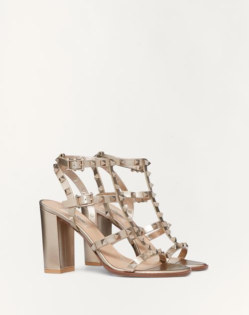 Valentino Garavani - Sandalias Rockstud De Piel De Becerro Metalizada Con Tiras Y Tacón De 90mm - Skin - Mujer - Sandalias