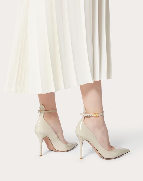 Ivory store leather pumps