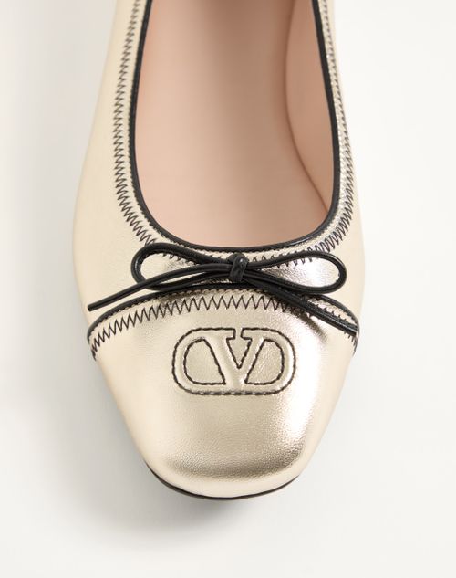 Valentino Garavani - Vlogo Signature Ballerina In Laminated Nappa 05mm - Platinum - Woman - Ballerinas