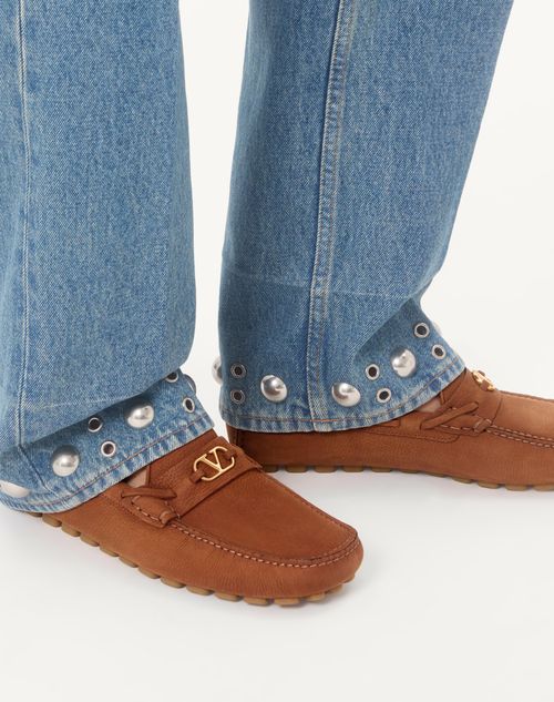 Valentino Garavani - Driver Fastaway Loafer In Deerskin Suede - Tobacco - Man - Man Shoes Private Promotions