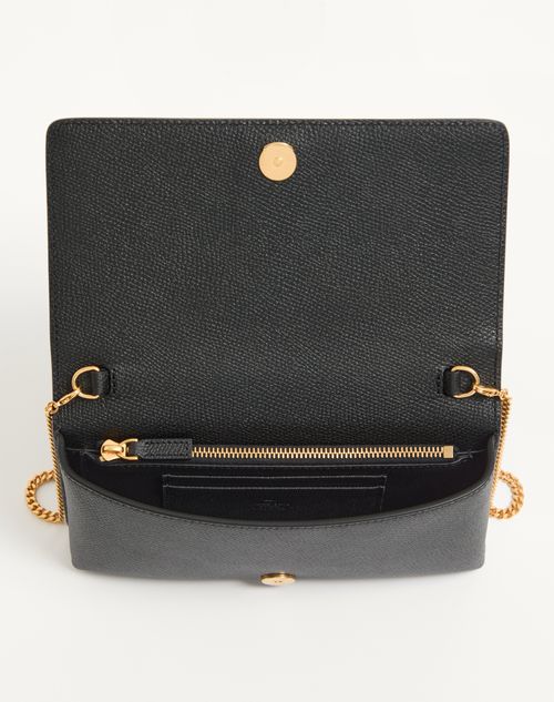 Valentino Garavani - Vlogo Signature Grainy Calfskin Wallet With Chain - Black - Woman - Clutches