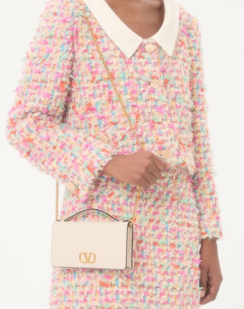 Valentino Garavani - Vlogo Signature Grainy Calfskin Wallet With Chain - Light Ivory - Woman - Wallets And Small Leather Goods