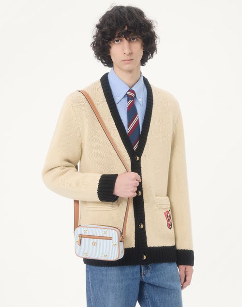 Valentino Garavani - ヴァレンティノ ガラヴァーニ Vロゴ シグネチャー ル シャ デ ラ メゾンプリント グレインカーフスキン ミニバッグ - アジュールブルー/アイボリー - メンズ - ショルダーバッグ