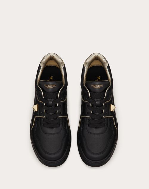 Bløde Muskuløs Tilbageholdelse One Stud Low-top Sneaker In Nappa Leather for Man in Black/platinum |  Valentino HK