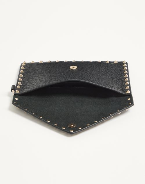 Valentino Garavani - Rockstud Grainy Calfskin Pouch - Black - Woman - Clutches