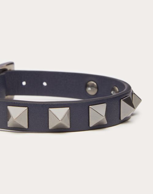 Valentino Garavani - Rockstud Leather Bracelet With Ruthenium Studs - Marine - Man - Jewelry