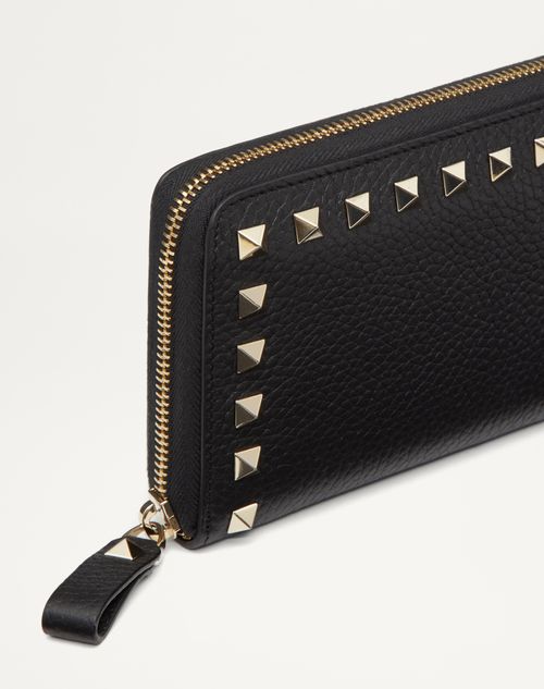 Valentino Garavani - Cartera Con Cremallera Rockstud De Piel De Becerro Granulada - Negro - Mujer - Carteras Y Pequeña Marroquinería