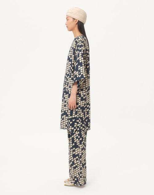  - Blue/ivory