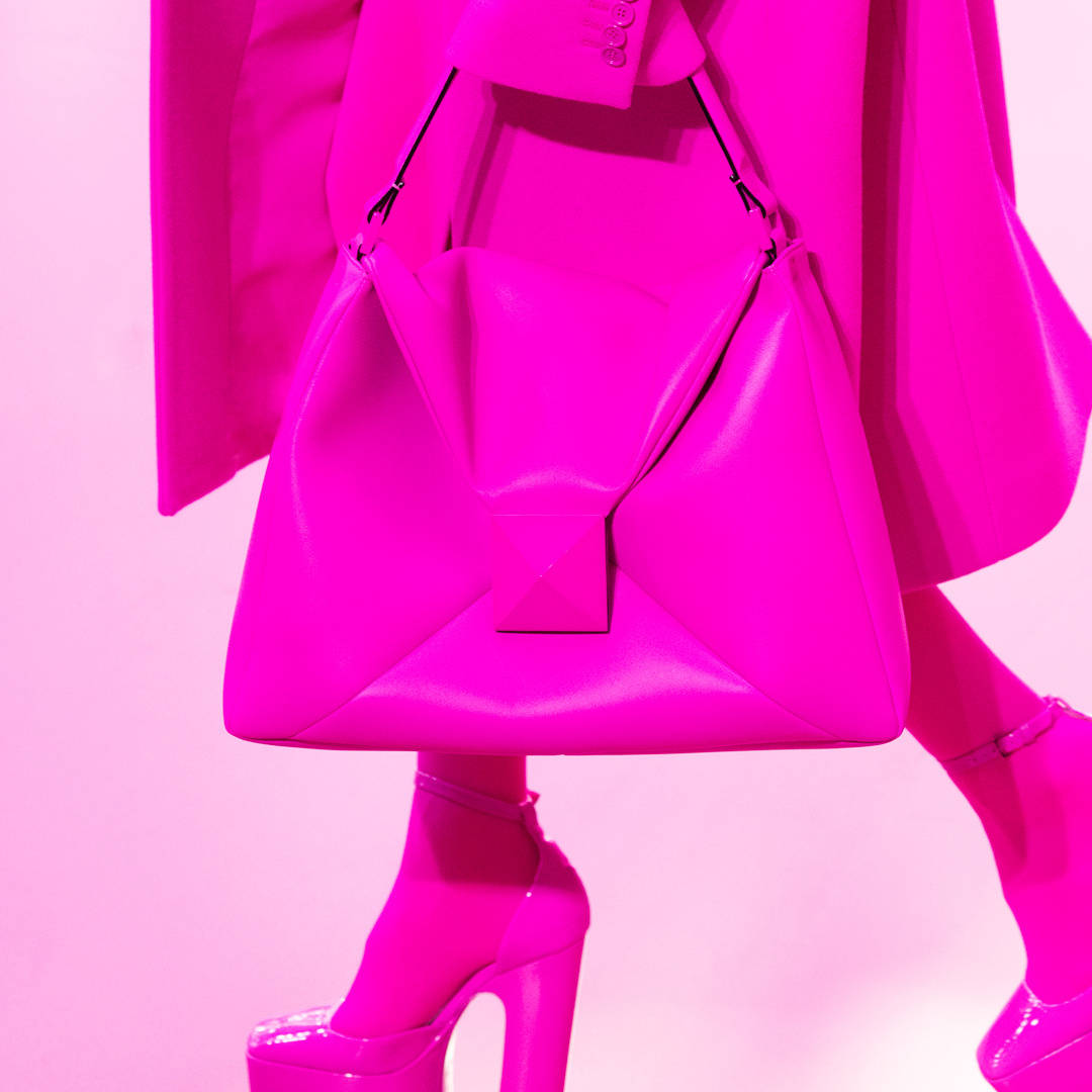 VALENTINO GARAVANI: Locò Pink PP Collection bag in sequins - Fuchsia