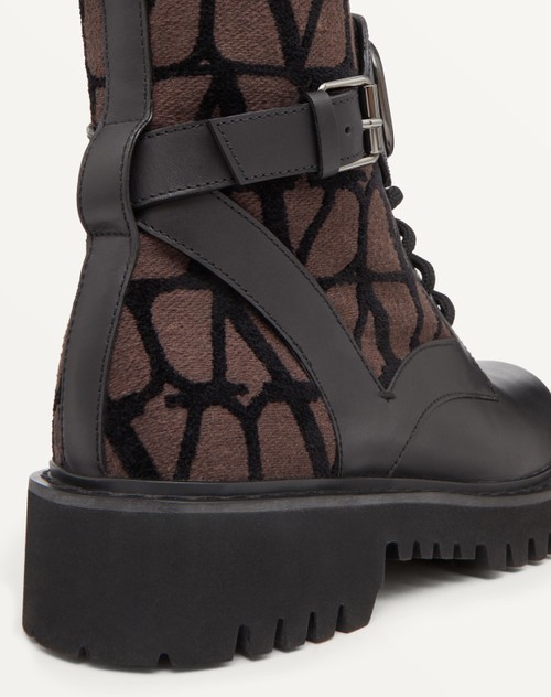 Valentino Garavani VLogo Signature Combat Boots in Black