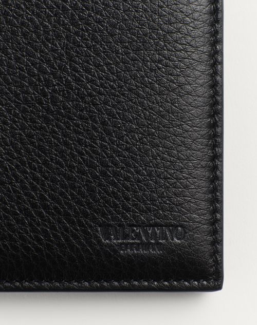 Valentino Garavani - Rockstud Wallet In Grainy Calfskin - Black - Man - Wallets And Small Leather Goods