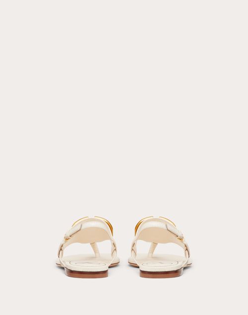 VLOGO SIGNATURE FLAT THONG SANDAL IN GRAINY CALFSKIN