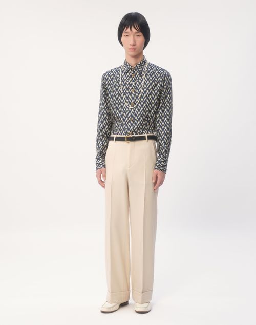 Valentino - Silk Twill Shirt With Toute La V Print - Ivory/navy - Man - Shelf - Mrtw - Formalwear - W1