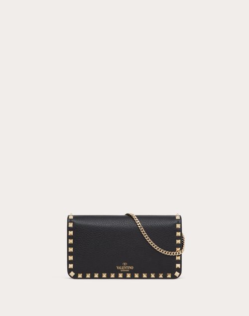 Rockstud Grainy Calfskin Chain Pouch for Woman in Black | Valentino AU
