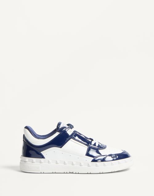 Valentino Garavani - Freedots Low Top Sneaker In Patent Leather - Worker/white - Man - Trainers