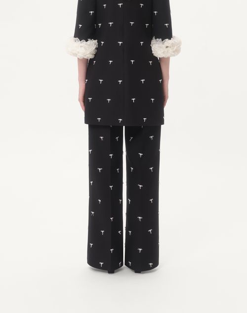  - Black/ivory