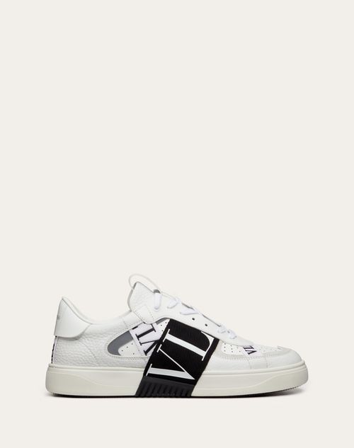 rivaal maandelijks Previs site Low-top Calfskin Vl7n Sneaker With Bands for Man in Black | Valentino US