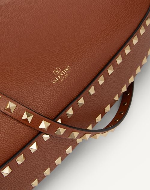 VALENTINO ヴァレンティノ ロゴ Rockstud ハンドバッグ*BROWN Rockstud Hobo Bag In Grainy Calfskin for Woman in Saddle