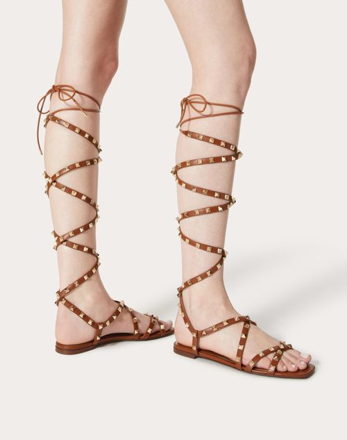 Rockstud Gladiator Sandal Calfskin With Straps for Woman in Brown | Valentino US
