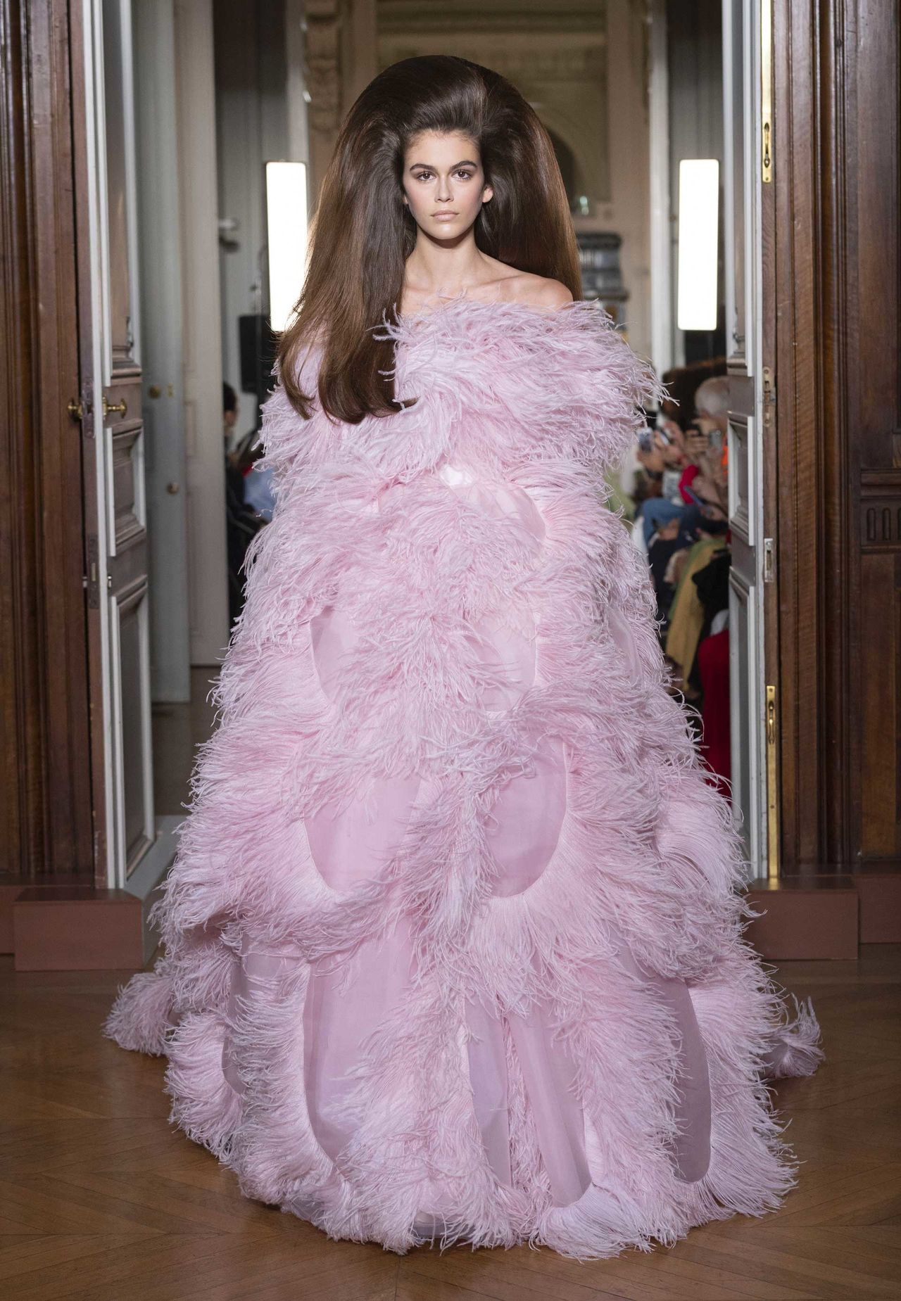 valentino - haute couture autumn/winter 2018-19 - look 2 of 63