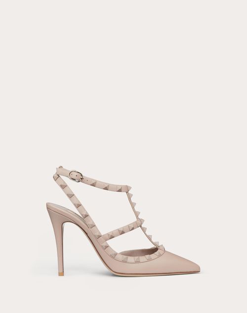hun er kig ind Genre Rockstud Ankle Strap Pump With Tonal Studs 100 for Woman in Poudre |  Valentino US